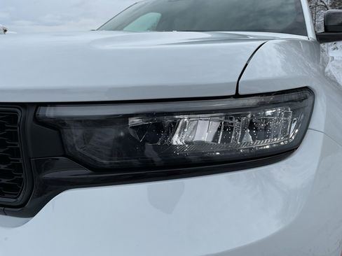 New 2025 Jeep Grand Cherokee L Altitude image 30