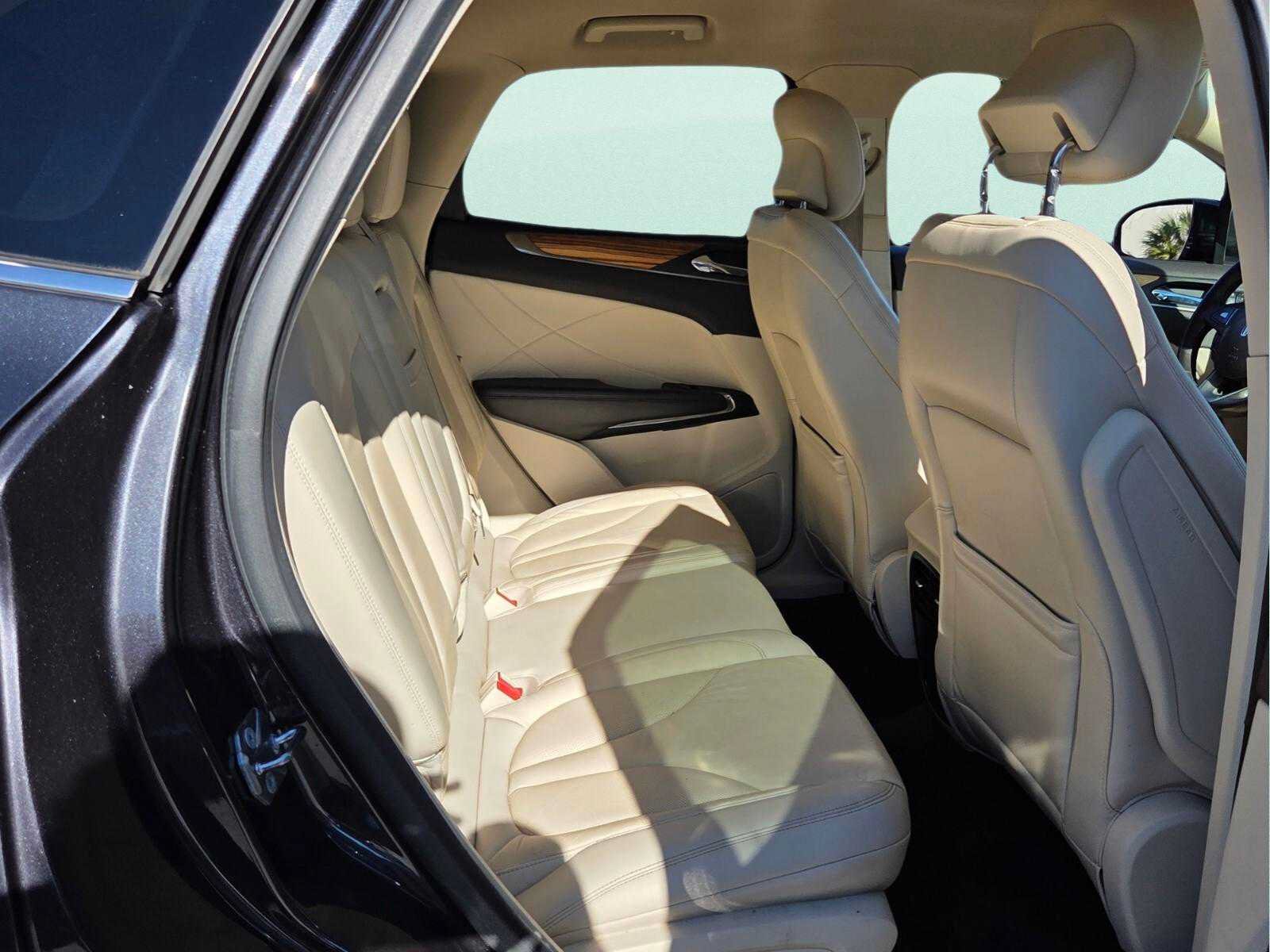Used 2015 Lincoln MKC FWD w/ Equipment Group 101A Select image 18