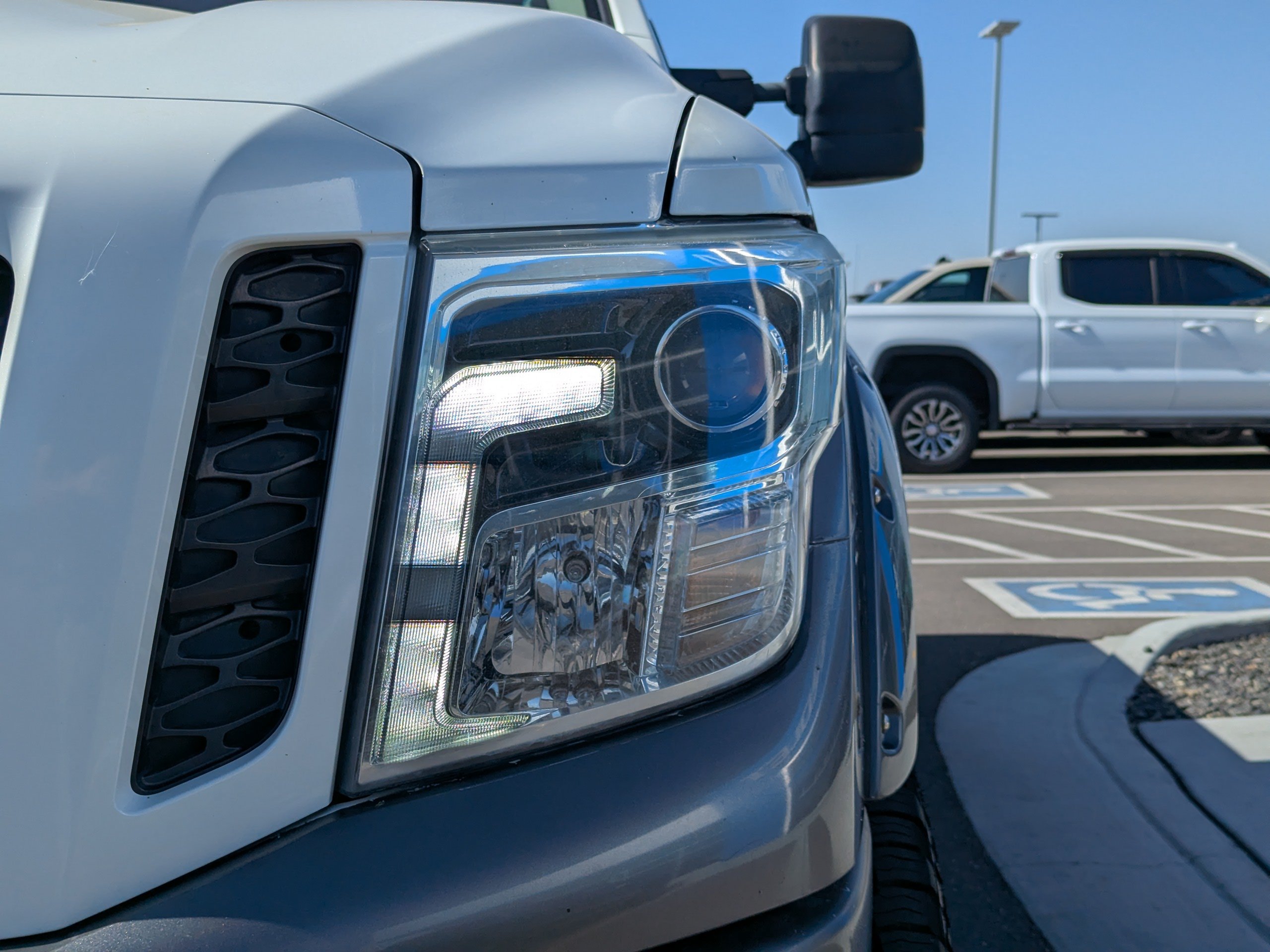 Used 2016 Nissan Titan PRO-4X AWD/4WD image 43