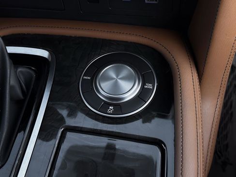 Used 2022 INFINITI QX80 Sensory w/ All-Season Package image 16