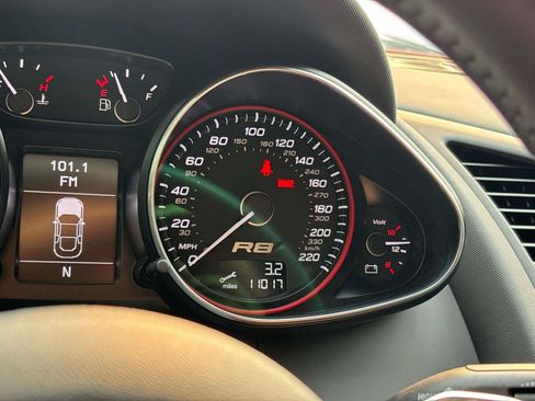 Used 2012 Audi R8 V10 AWD/4WD image 17