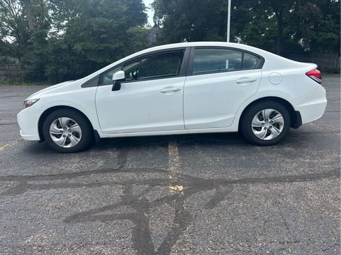 Used 2013 Honda Civic LX image 2