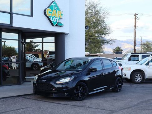 Used 2014 Ford Focus ST image 2
