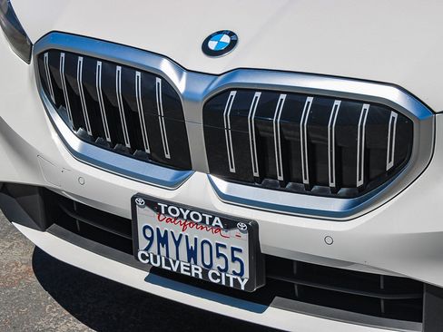 Used 2024 BMW 530i w/ Convenience Package RWD image 6