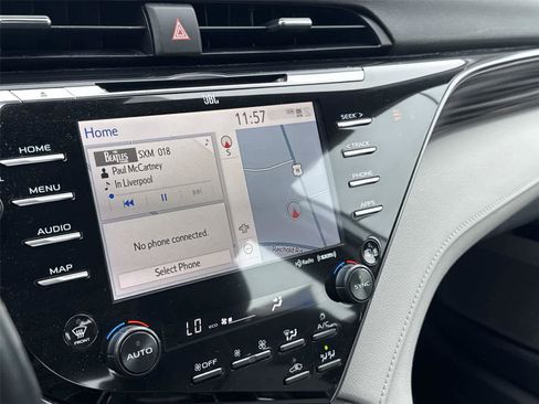 Used 2020 Toyota Camry XLE w/ Sunroof Package FWD image 22