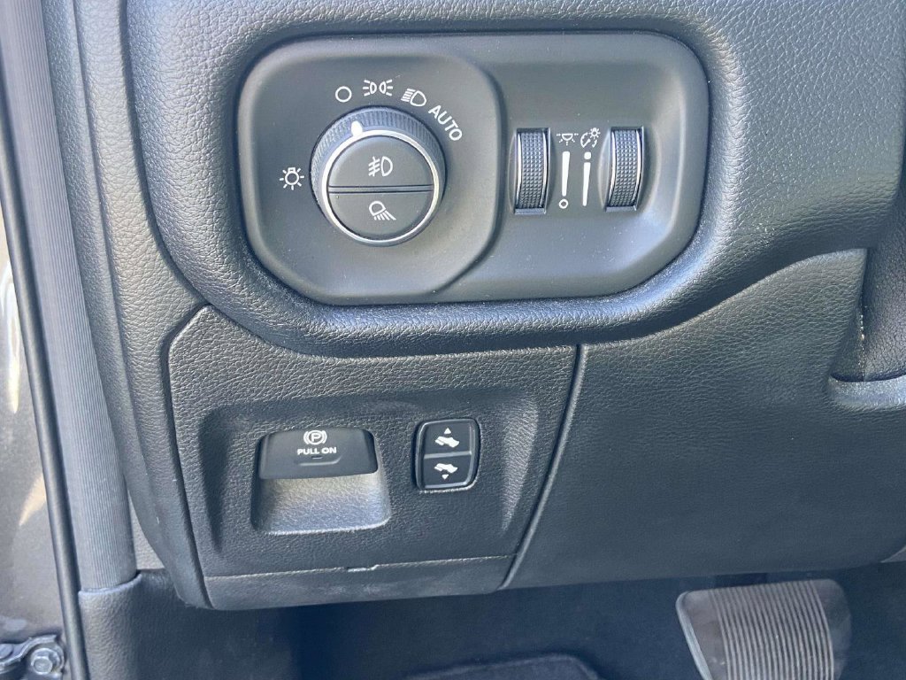 Used 2019 RAM 1500 Big Horn AWD/4WD image 19