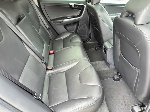 Used 2016 Volvo XC60 T5 Premier w/ Protection Package AWD/4WD image 16