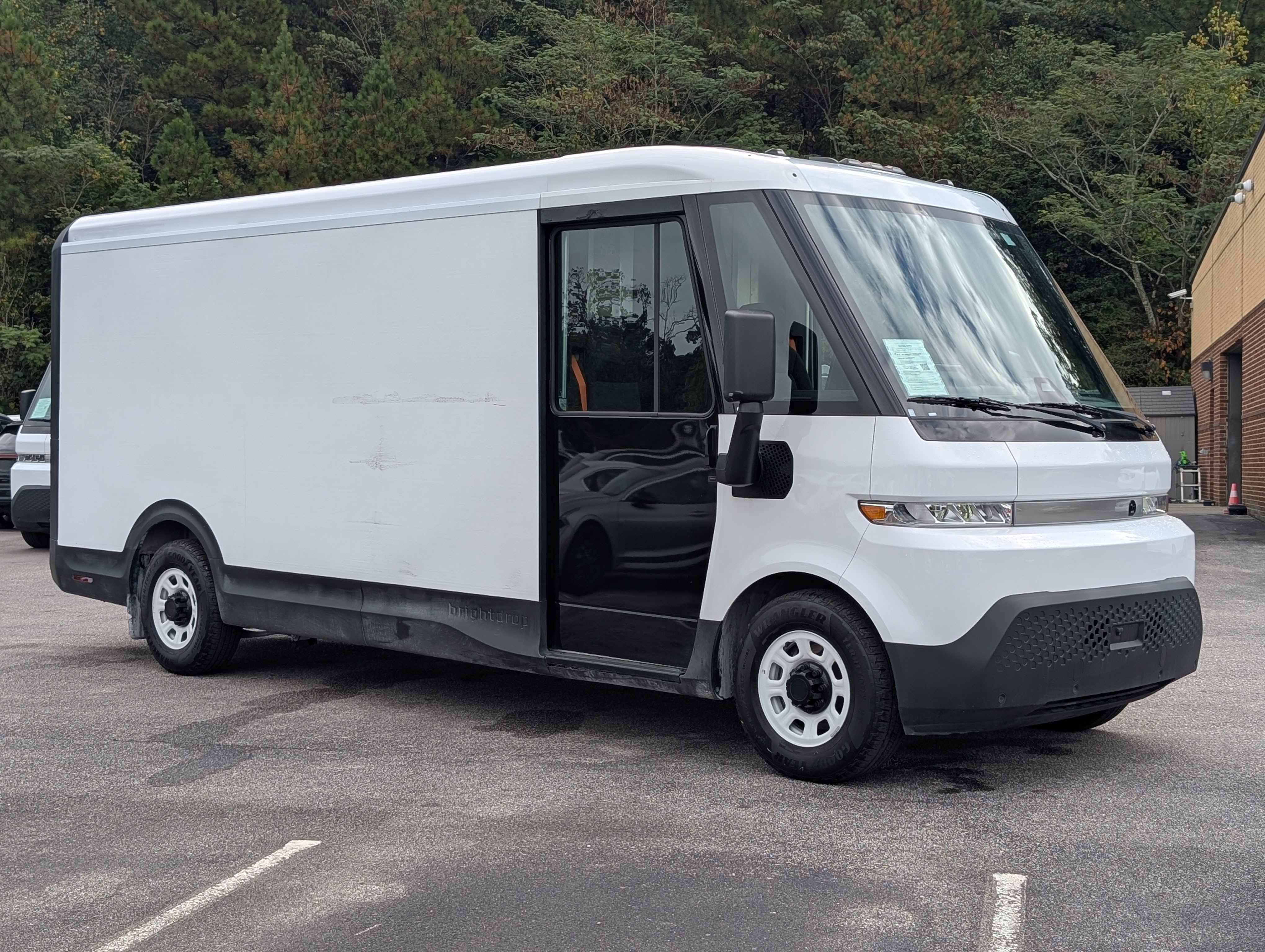 Used 2024 Chevrolet Brightdrop 600 w/ Commercial Equipment Package AWD/4WD image 11