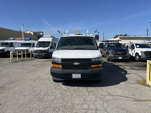 Used 2020 Chevrolet Express 3500 w/ Driver Convenience Package RWD image 5