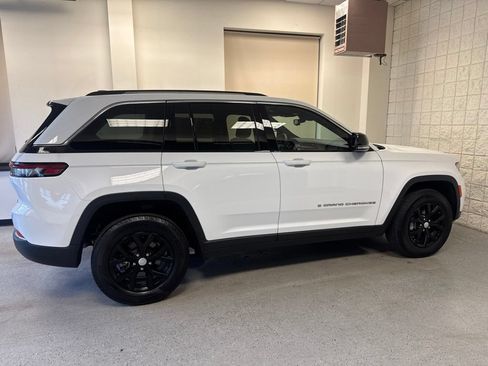 Used 2023 Jeep Grand Cherokee Limited AWD/4WD image 47