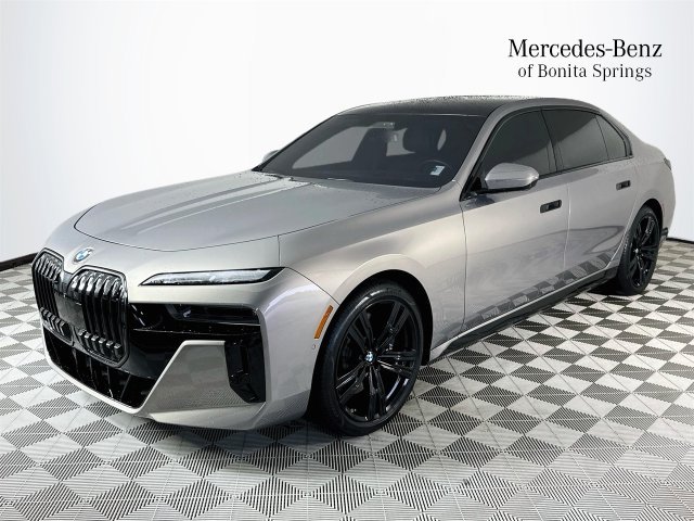 Used 2024 BMW 760i xDrive w/ Executive Package AWD/4WD image 3