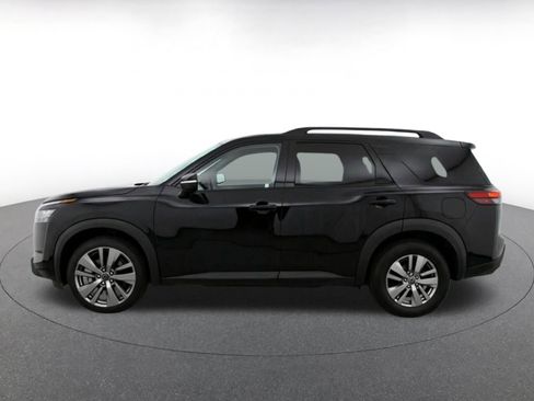 Used 2025 Nissan Pathfinder SV FWD image 10