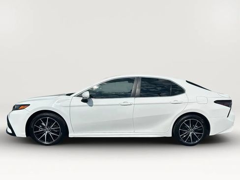 Used 2022 Toyota Camry SE FWD image 4