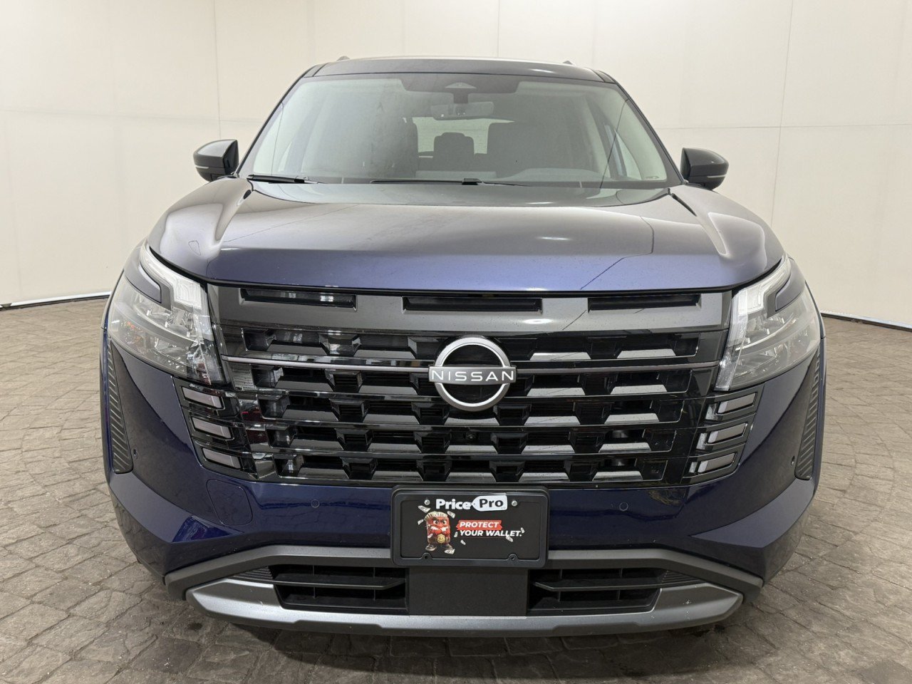 Used 2026 Nissan Pathfinder SL AWD/4WD image 2
