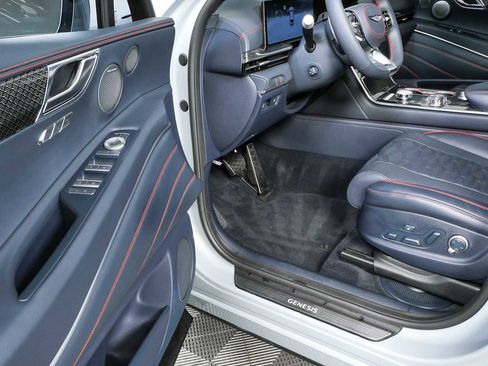 Used 2025 Genesis GV80 3.5T e-SC AWD/4WD image 8