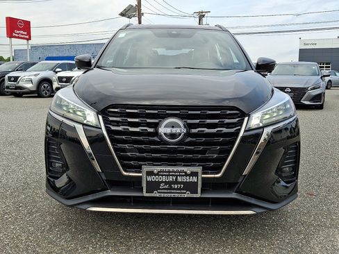 Certified 2023 Nissan Kicks SR w/ SR Premium Package FWD image 2