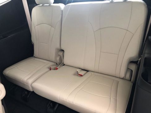 Used 2023 Buick Enclave Essence w/ Experience Buick Package AWD/4WD image 9