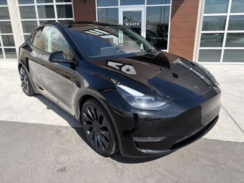 Used 2024 Tesla Model Y Performance AWD/4WD image 2