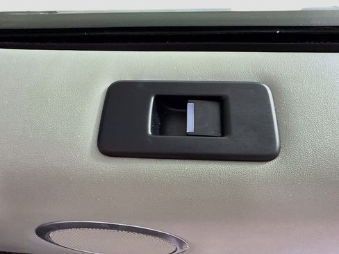 Used 2017 Land Rover Discovery HSE Luxury image 31