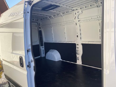 New 2025 RAM ProMaster 2500 w/ Convenience Group image 5