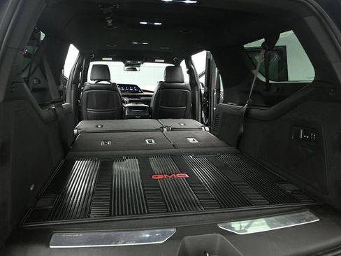 Used 2021 Cadillac Escalade ESV Luxury AWD/4WD image 26