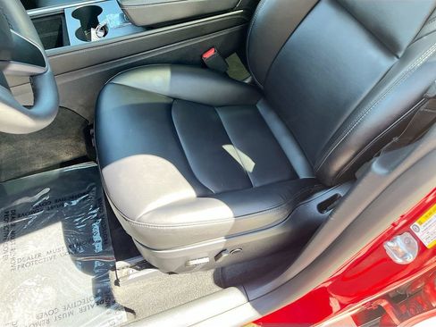Used 2024 Tesla Model Y Long Range AWD/4WD image 19