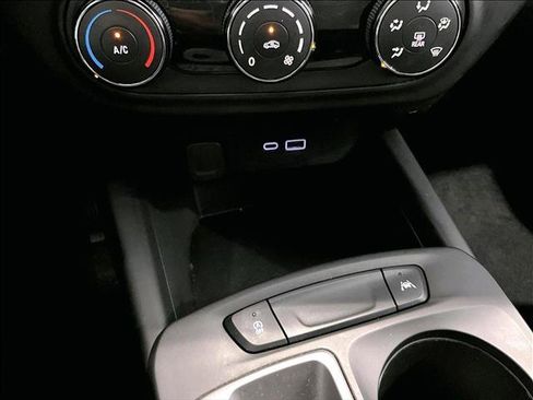 Used 2024 Chevrolet Trax LS FWD image 26
