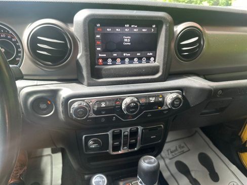 Used 2021 Jeep Wrangler Unlimited Sport AWD/4WD image 14