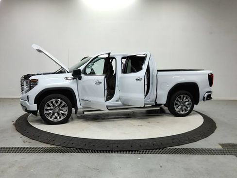 Used 2026 GMC Sierra 1500 Denali w/ Denali Reserve Package AWD/4WD image 13