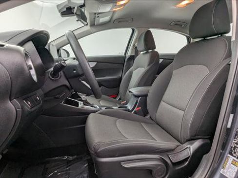 Used 2023 Kia Forte LXS image 14