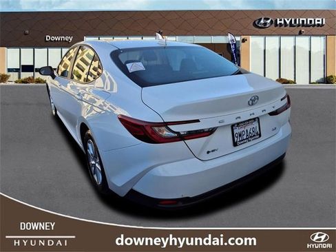 Used 2025 Toyota Camry LE image 4