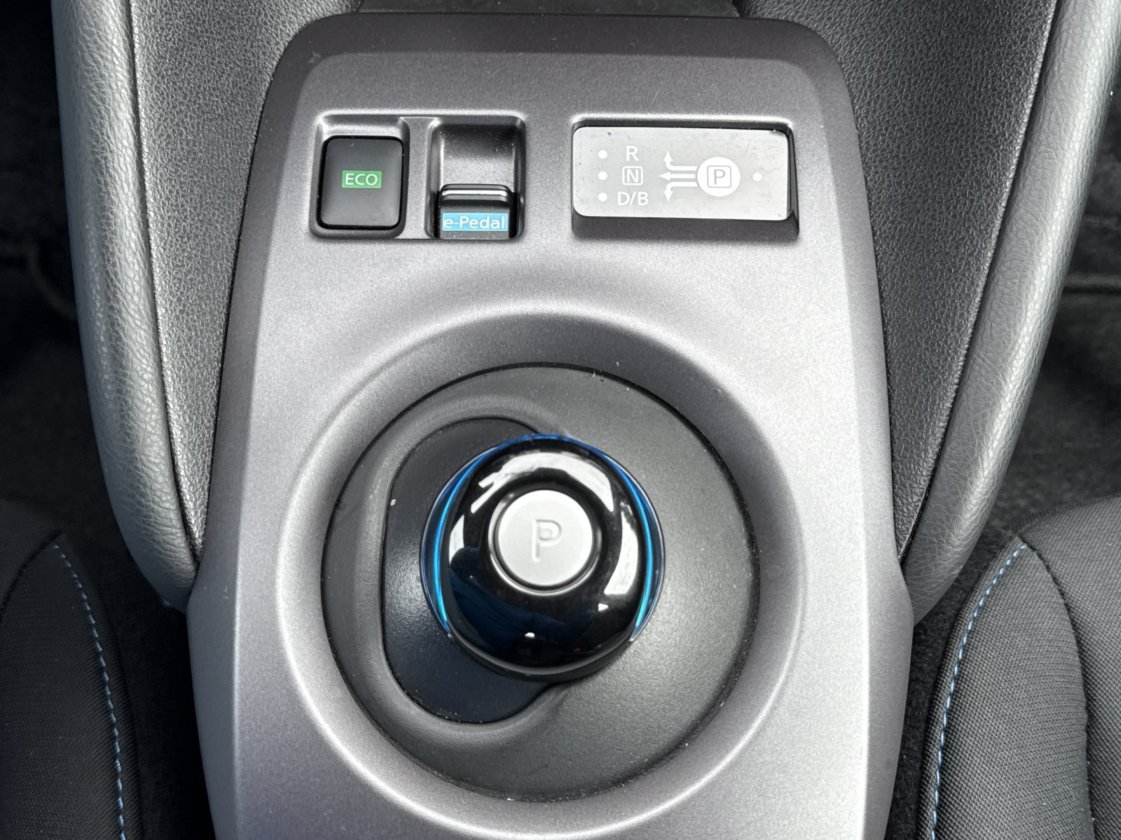 Used 2025 Nissan Leaf S FWD image 26