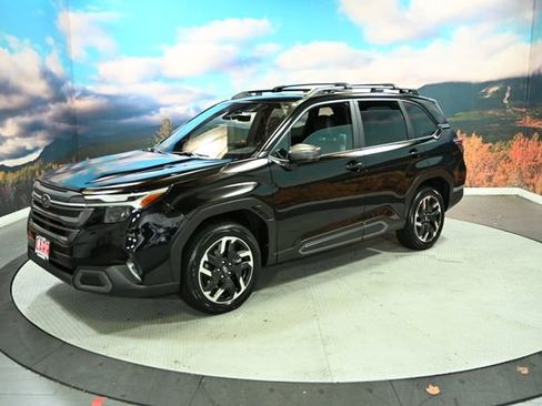 Used 2025 Subaru Forester Limited image 4