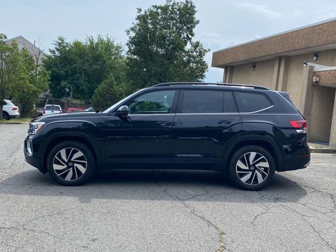 Certified 2024 Volkswagen Atlas SE w/ Panoramic Sunroof Package AWD/4WD image 2