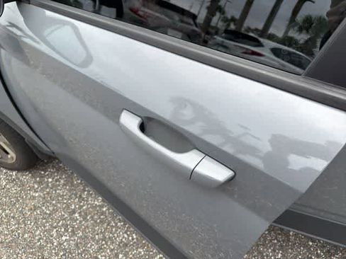 Used 2022 Hyundai Venue SEL image 17