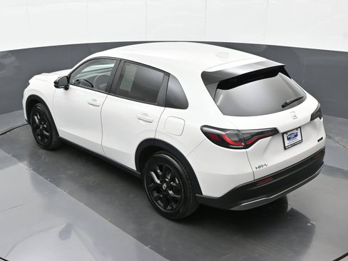 Used 2025 Honda HR-V Sport image 29