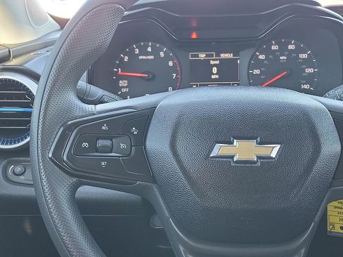 Used 2024 Chevrolet Trax LS w/ LS Convenience Package image 19
