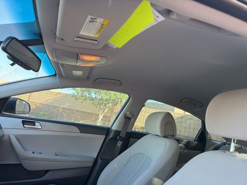 Used 2017 Hyundai Sonata SE w/ Cargo Package FWD image 5