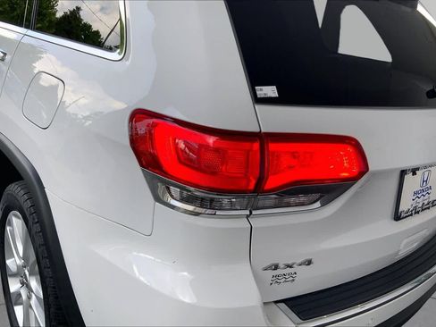 Used 2017 Jeep Grand Cherokee Limited AWD/4WD image 28
