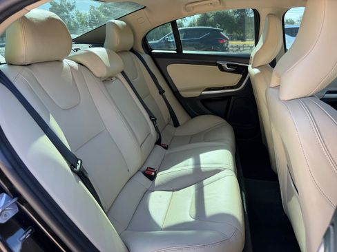 Used 2018 Volvo S60 T5 Dynamic w/ Vision Package FWD image 11