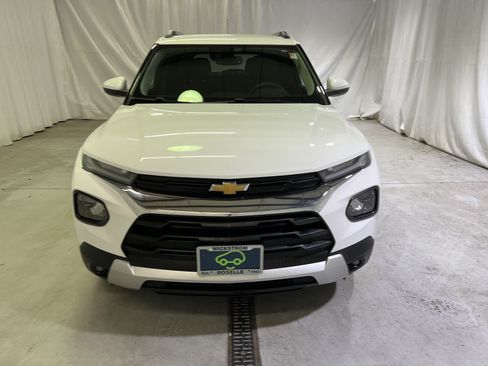 Used 2023 Chevrolet TrailBlazer LT w/ Convenience Package AWD/4WD image 3