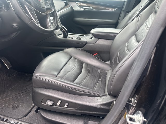 Certified 2024 Cadillac XT5 Sportv w/ Platinum Package AWD/4WD image 7