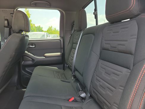 Used 2024 Nissan Frontier PRO-4X w/ Technology Package AWD/4WD image 16
