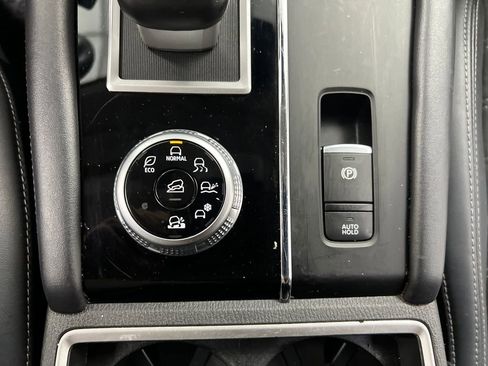 Used 2024 Mitsubishi Outlander SE AWD/4WD image 53