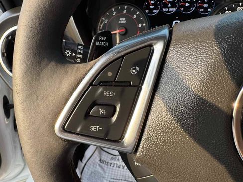 Used 2018 Chevrolet Camaro ZL1 RWD image 17