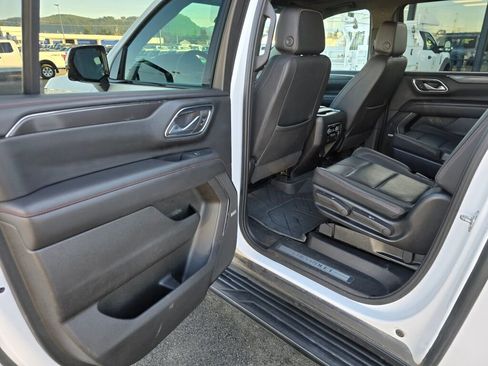 Used 2023 Chevrolet Suburban RST w/ Luxury Package image 10