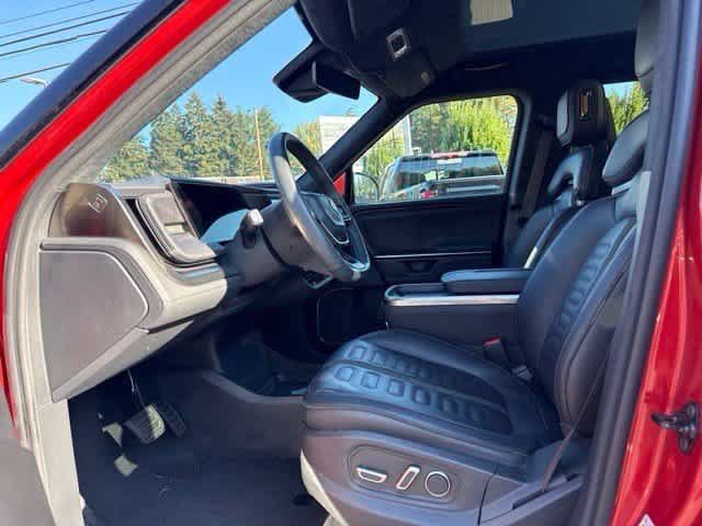 Used 2025 Rivian R1S Adventure Dual AWD/4WD image 13