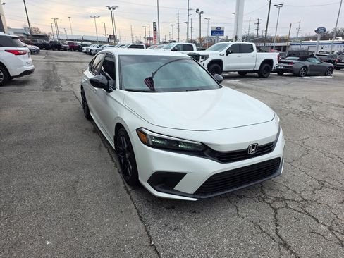 Used 2023 Honda Civic Sport image 8