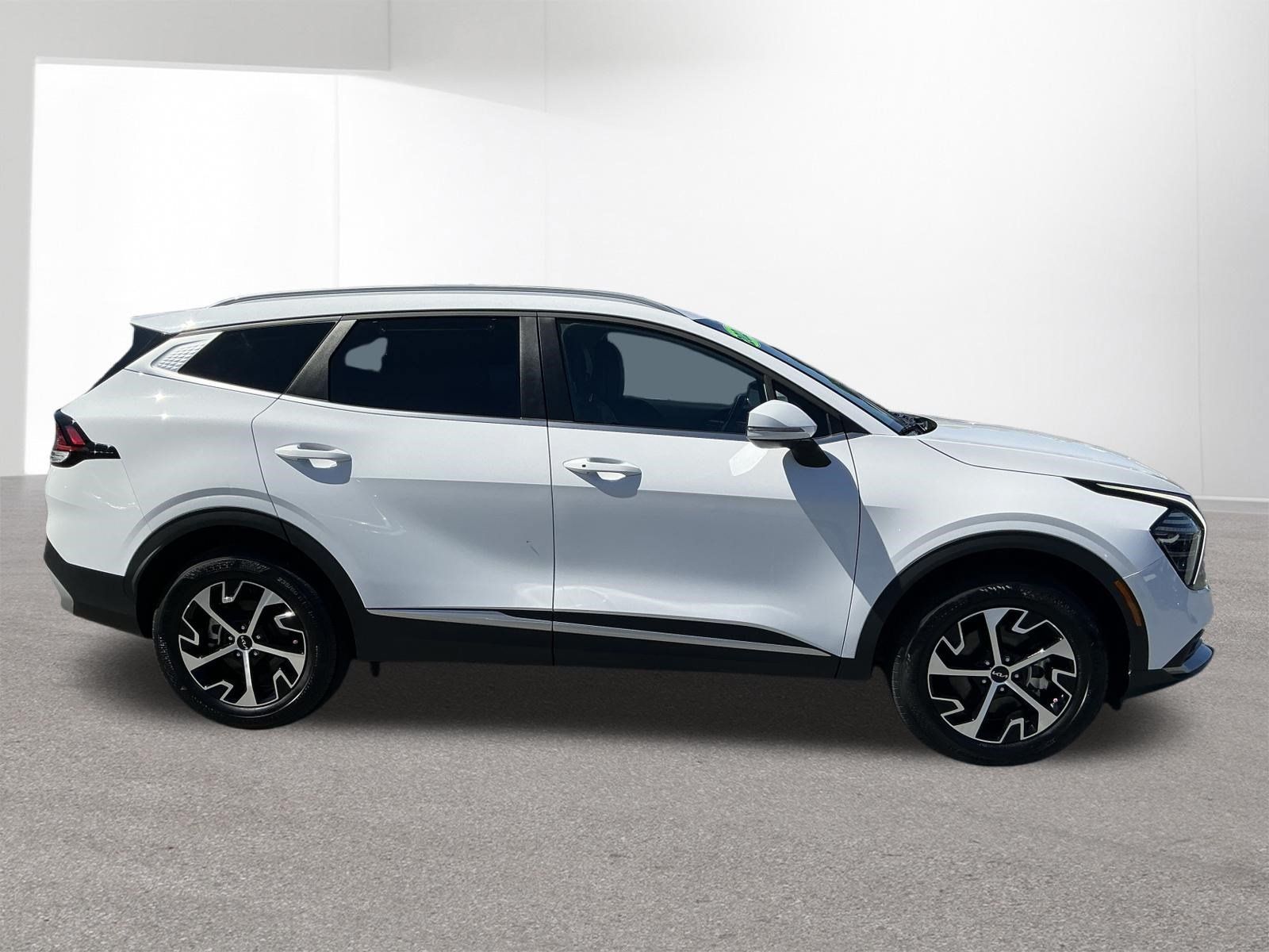 Certified 2024 Kia Sportage EX AWD/4WD image 2