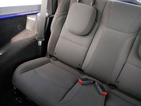 Used 2019 Jeep Wrangler Sport AWD/4WD image 12